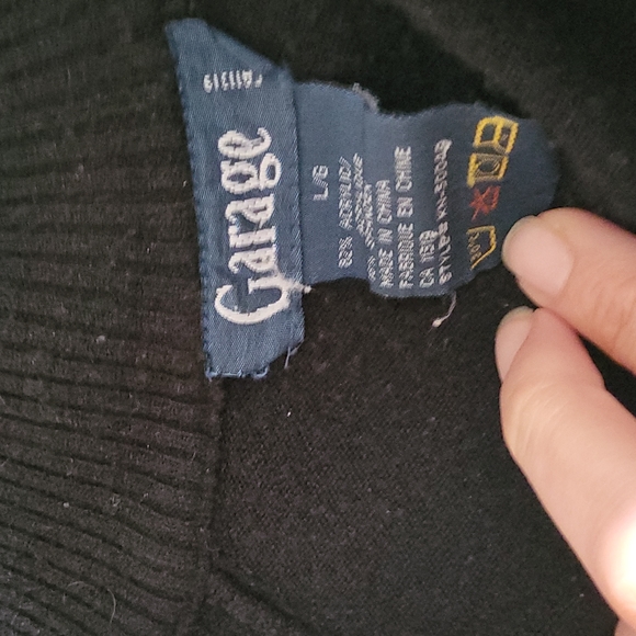 Black sweater - Picture 2 of 2